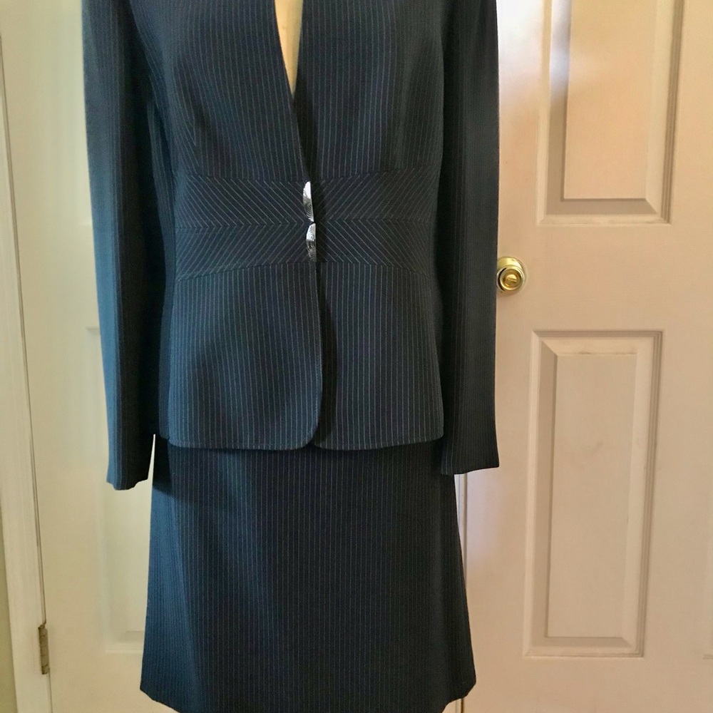 Two piece to Tahari suit